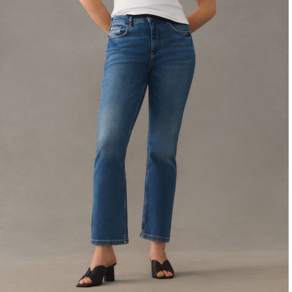 Pilcro “The Yaya” Curvy Mid-Rise Straight Leg Jeans